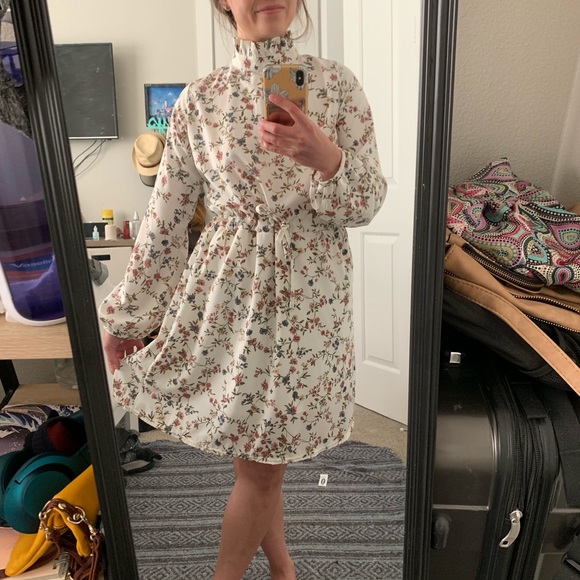 Victorian Sunday floral dress - Picture 2 of 3